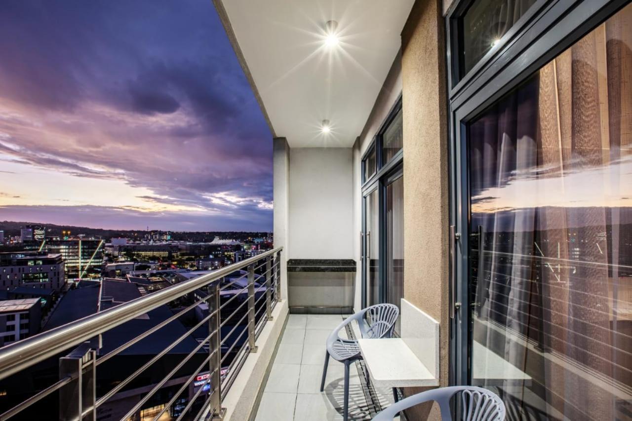 Menlyn Maine Residence Unit 1419 Pretoria-Noord Exterior foto